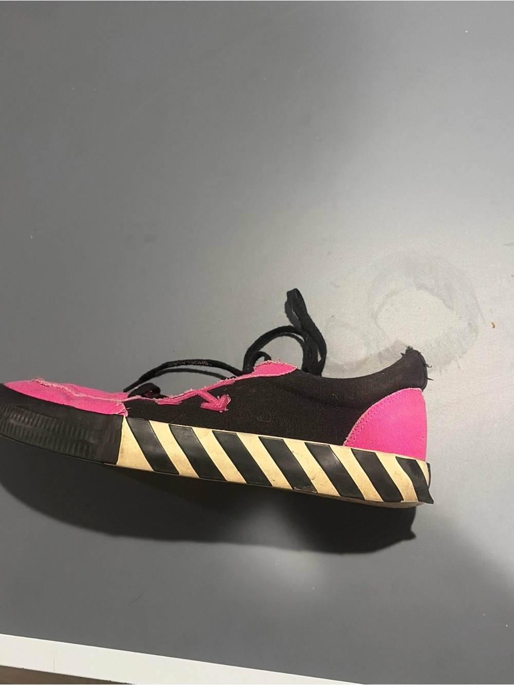 Off-White Kids Black and Hot Pink Stripe-Pattern Sneakers